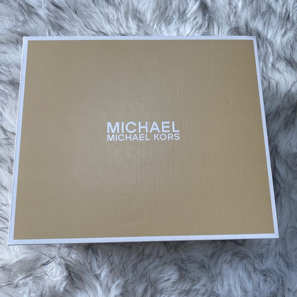 ๐Host Pick! NWT! MICHAEL by Michael Kors Ellen Wedge - Size 7.5 - Picture 10 of 11